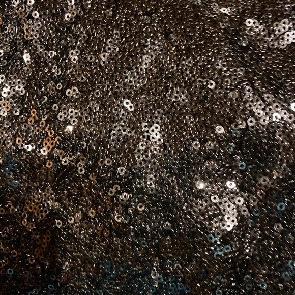 Sequin off shoulder Dress - Picture 5 of 8